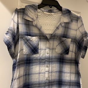 Women’s Size M. Plaid button shirt with lace back